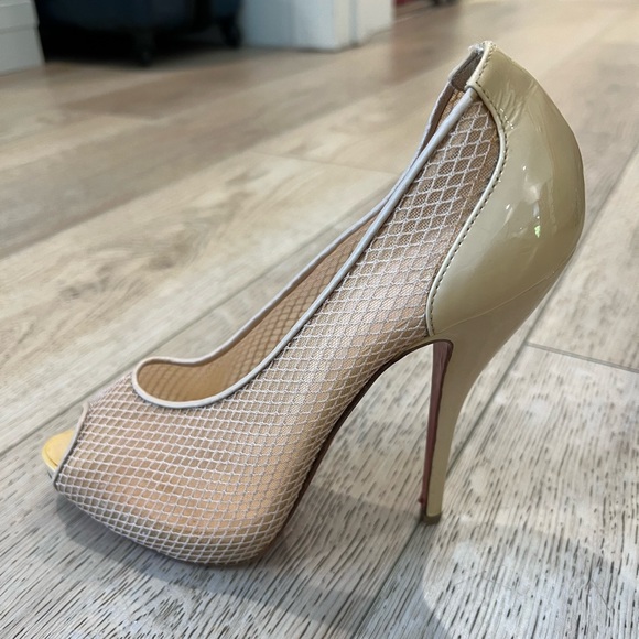 Christian Louboutin Fetilo 120 Patent Leather Calf/Fishnet Heal in size 37.5 - Picture 15 of 16